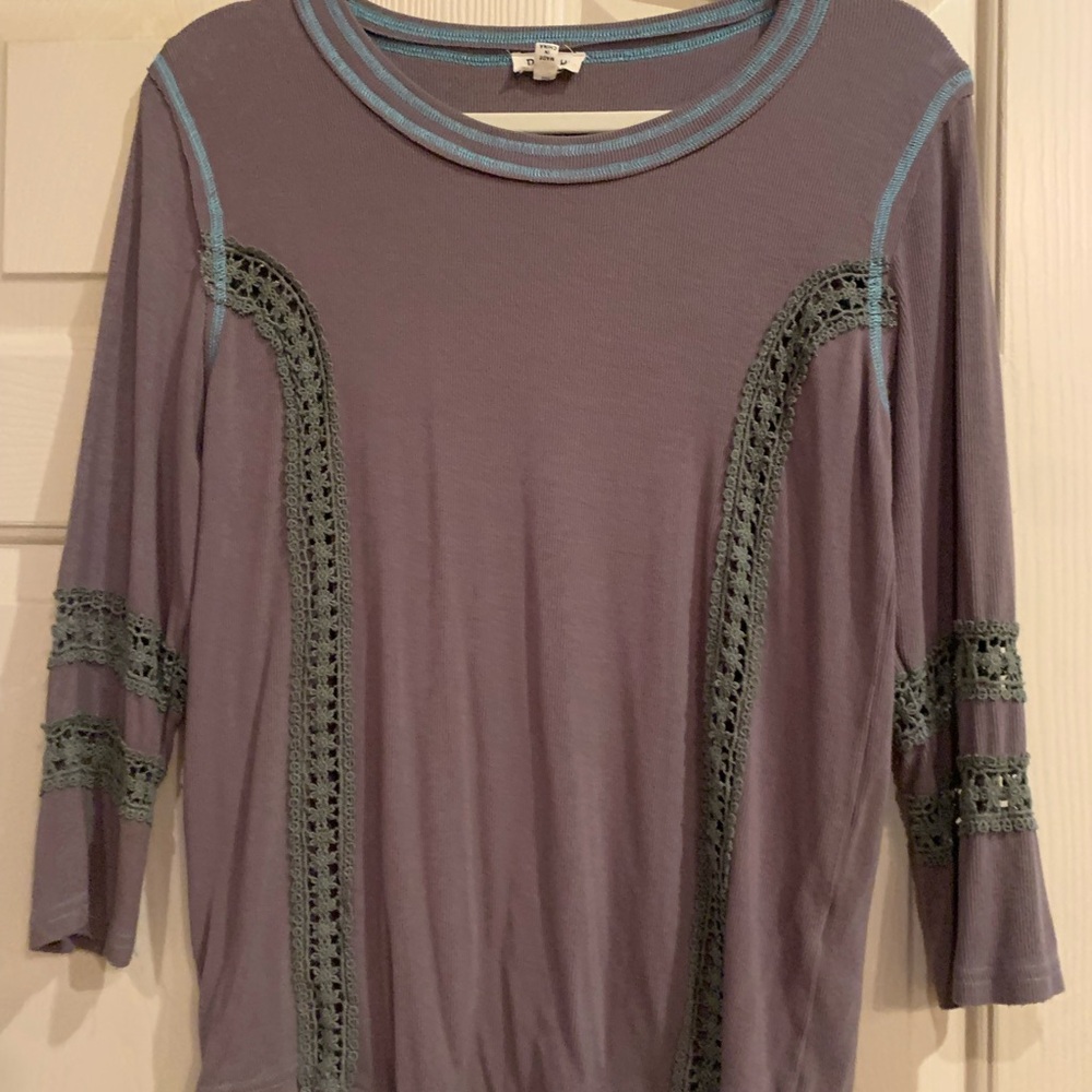 POL -Women's Gray Lace Trim Top